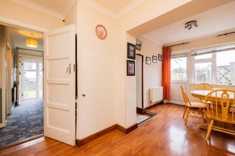 1 Ferndale Avenue 7 of 35