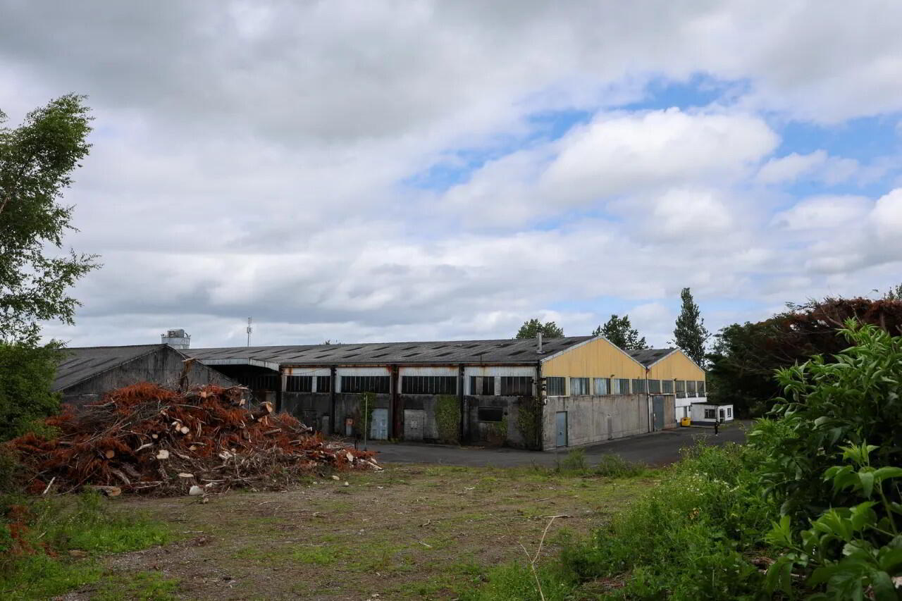 Warehouse Facility 3 of 13