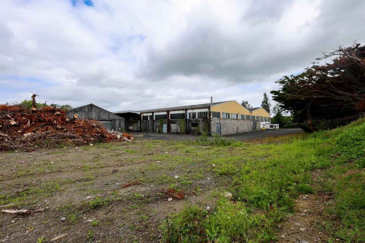 Warehouse Facility 5 of 13