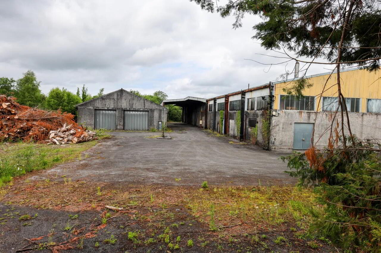 Warehouse Facility 6 of 13