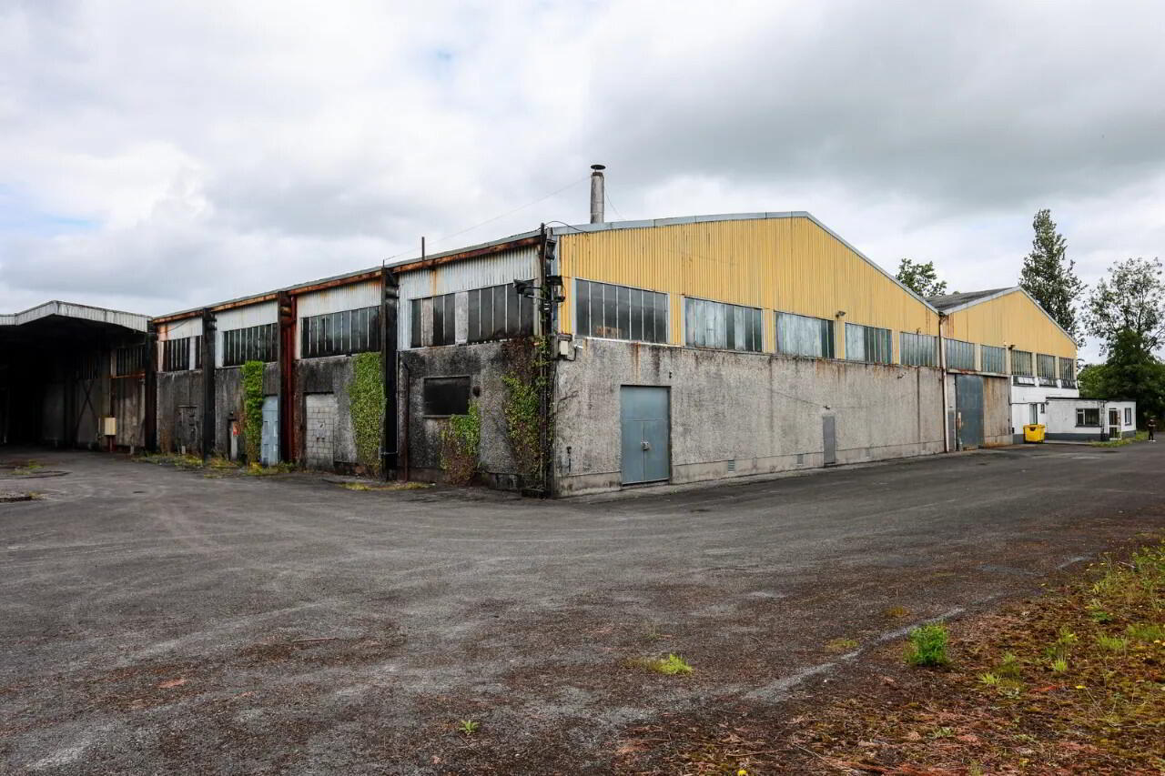 Warehouse Facility 7 of 13