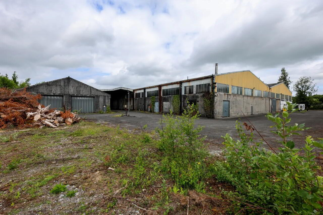 Warehouse Facility 8 of 13