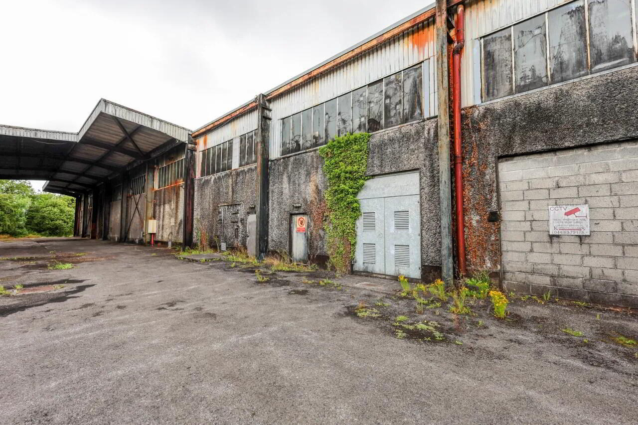 Warehouse Facility 12 of 13