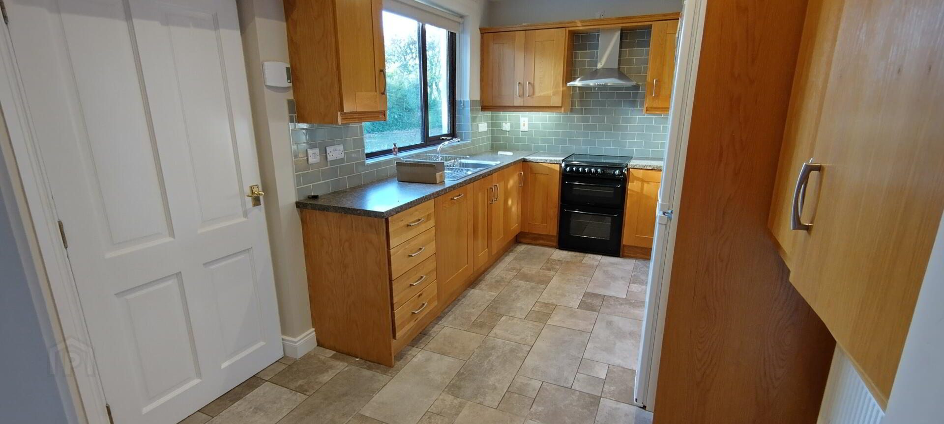 36 Tate Road 8 of 19