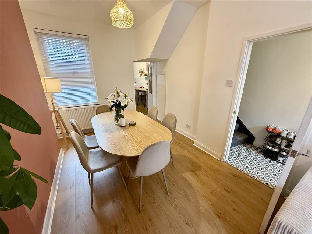 38 Lichfield Avenue 5 of 12