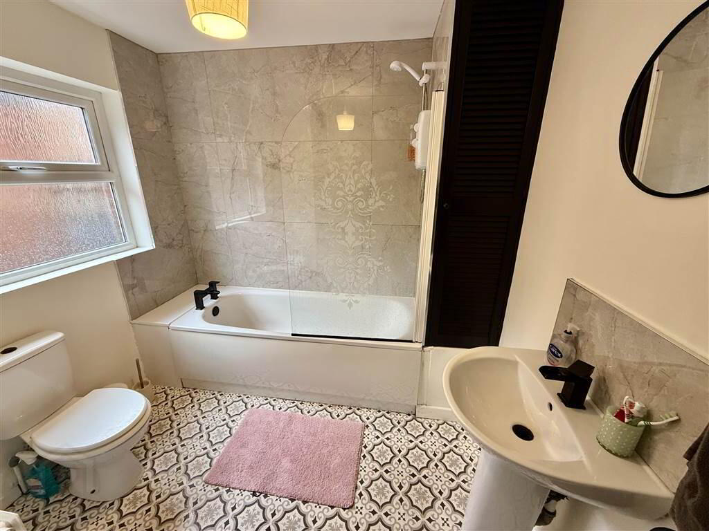 38 Lichfield Avenue 12 of 12