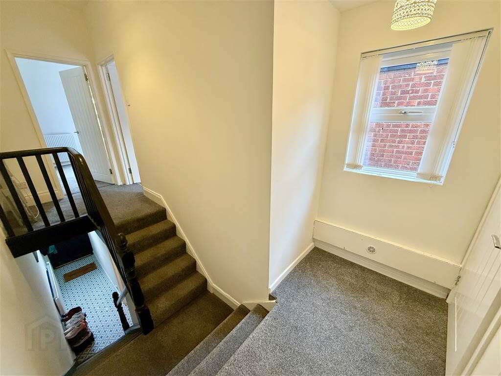 38 Lichfield Avenue 8 of 12