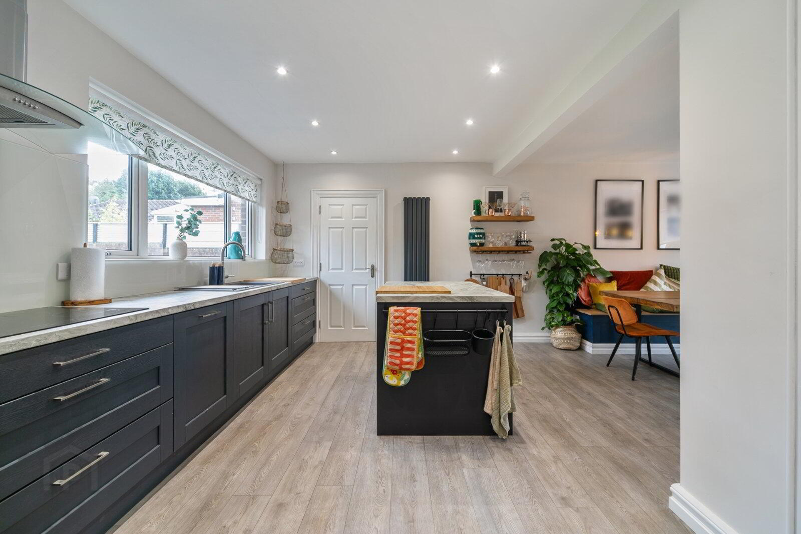 141 Hillsborough Road 4 of 17
