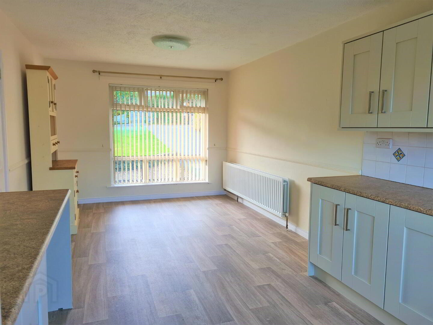 1 Dhu Varren Park South 4 of 12