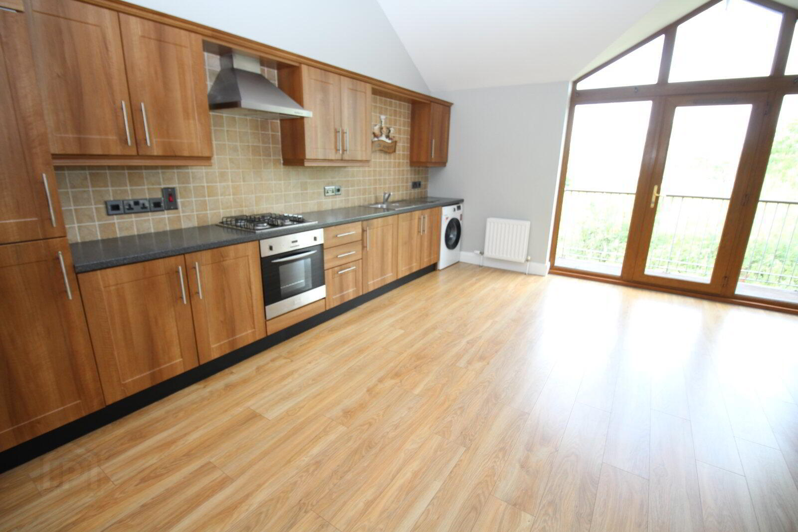 Apartment 6 193 Victoria Road 3 of 12