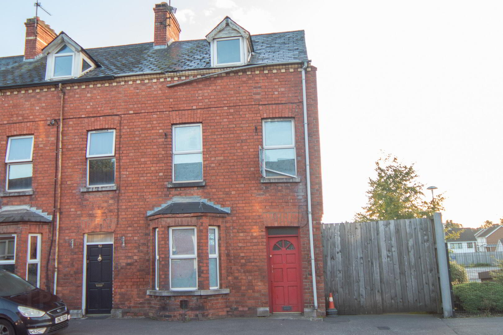 81 Railway Street 5 of 5