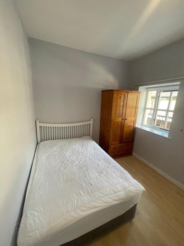 Apt 21, 48 Rossmore Drive 6 of 9