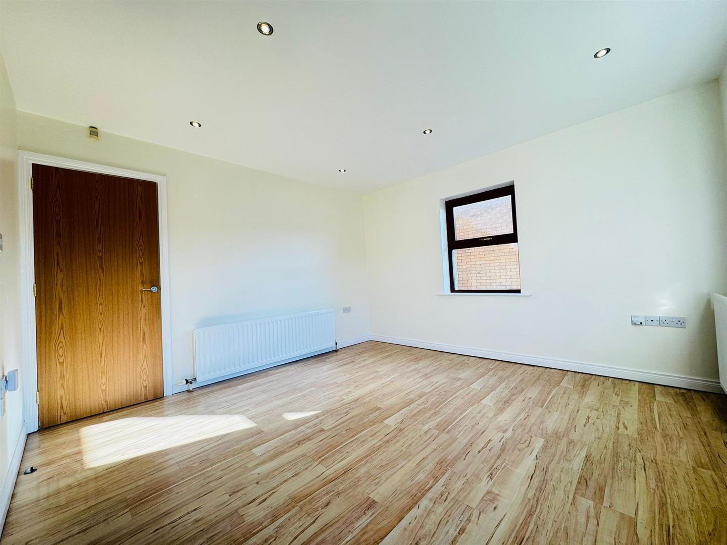 24 Aylesbury Court 2 of 10