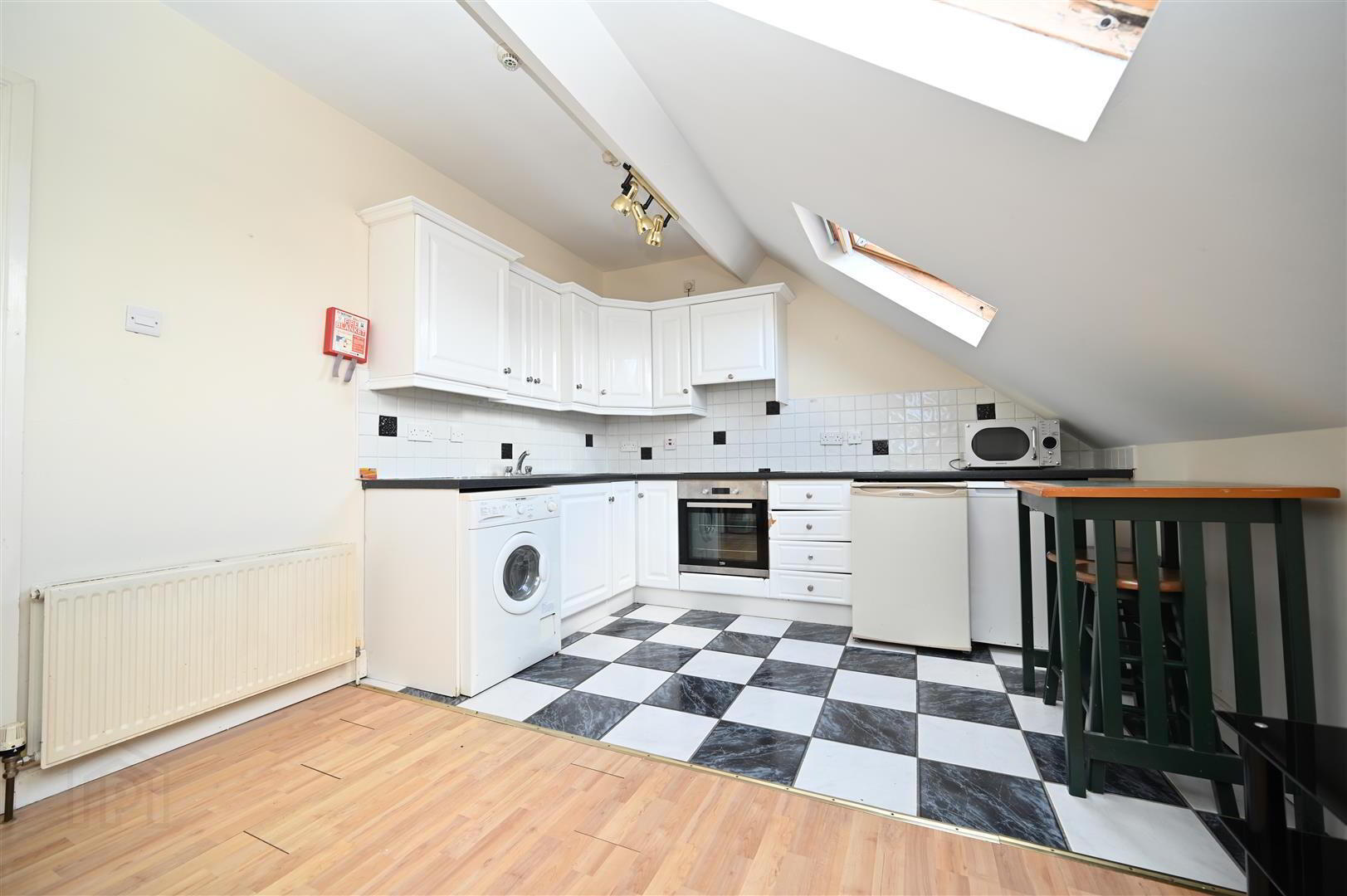 16c Meadowbank Street 3 of 5