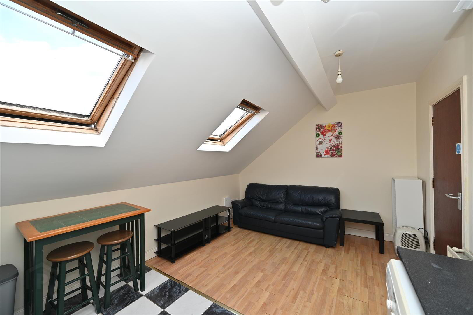 16c Meadowbank Street 2 of 5