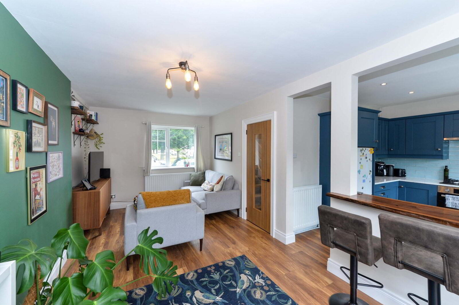 44 Thornhill Parade 5 of 14