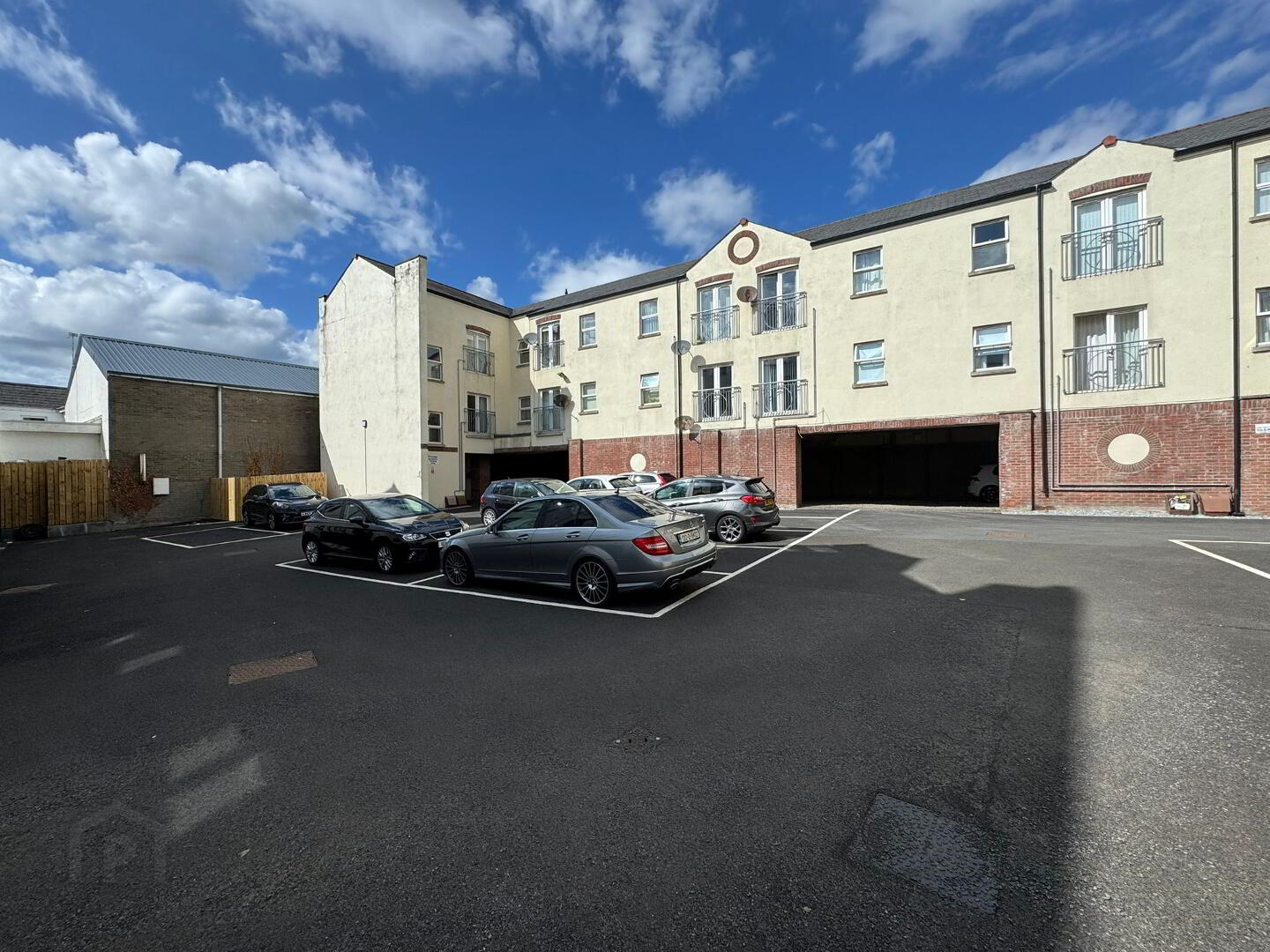 Apt 27 Cheston Close 11 of 11
