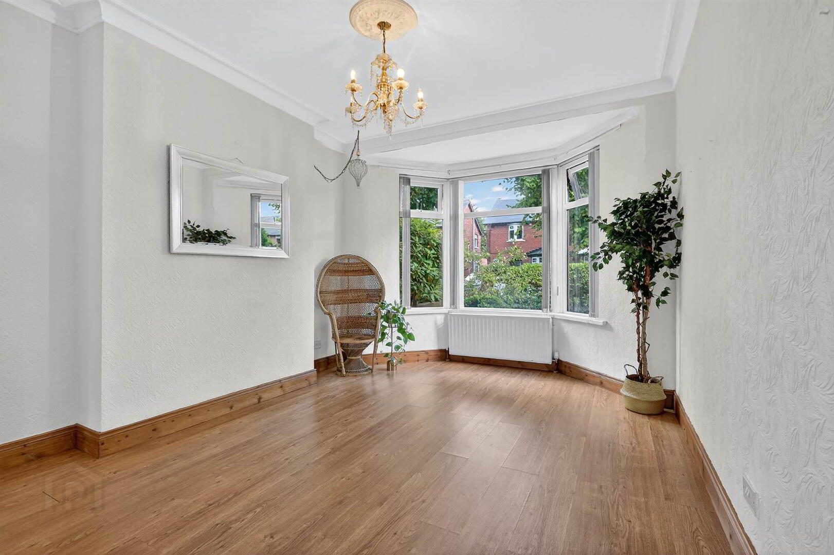 18 Wingrove Gardens 4 of 15