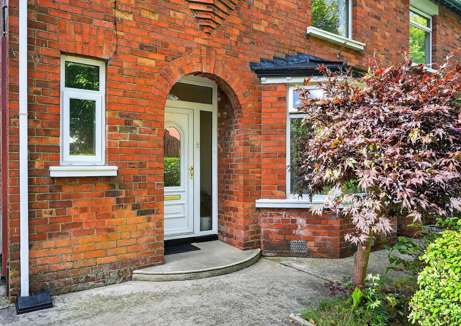 18 Wingrove Gardens 2 of 15