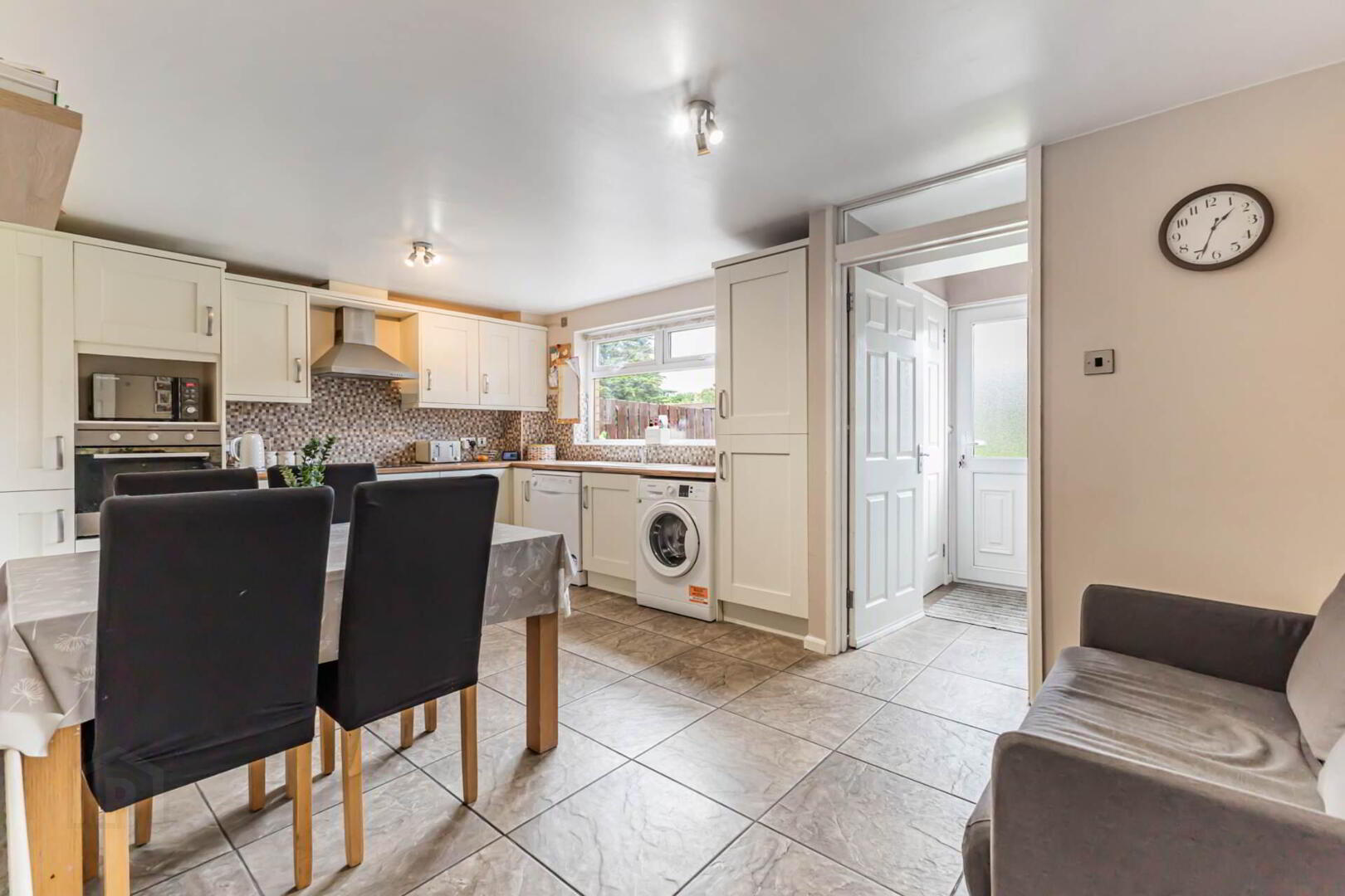 6 Glenmore Court 6 of 17