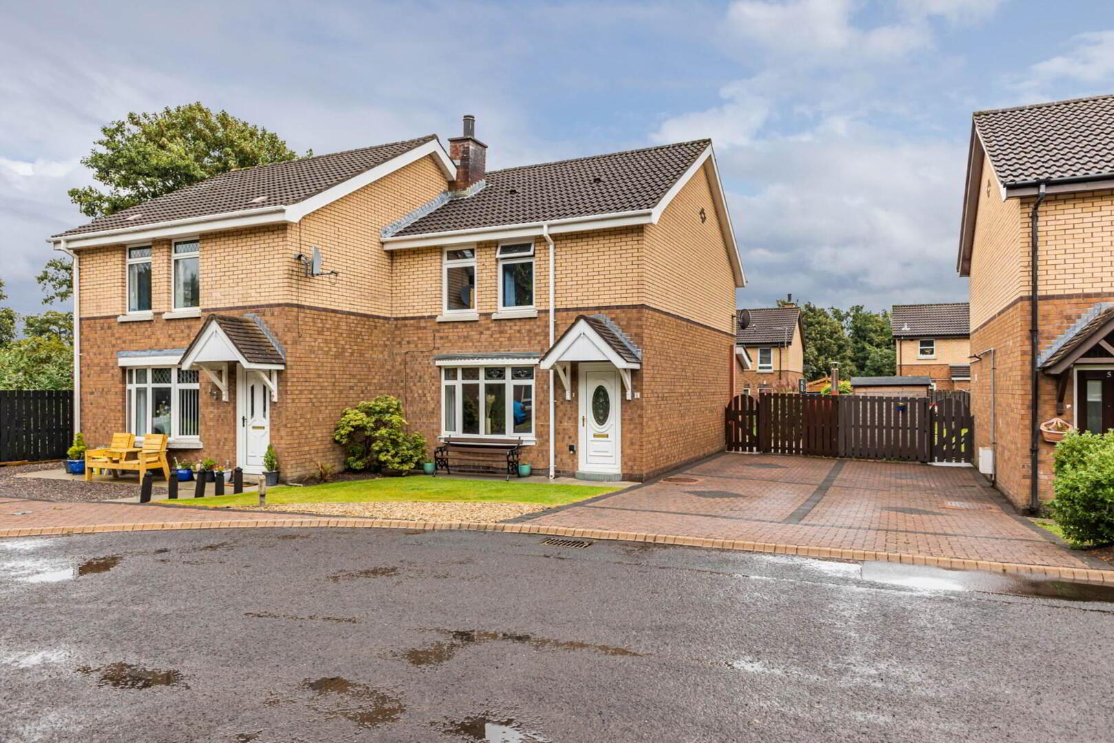 6 Glenmore Court 1 of 17