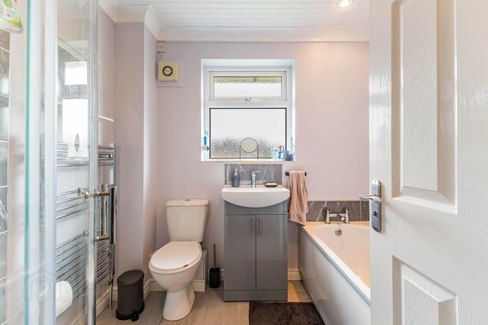 6 Glenmore Court 13 of 17