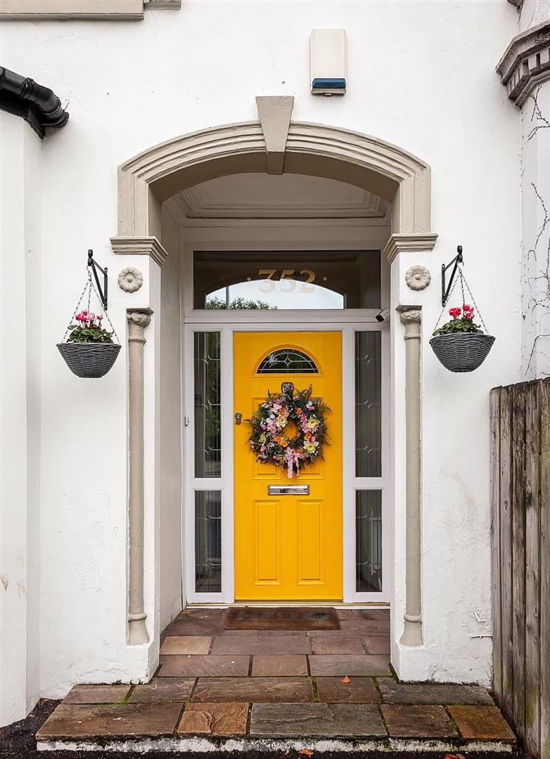 352 Ravenhill Road 3 of 41