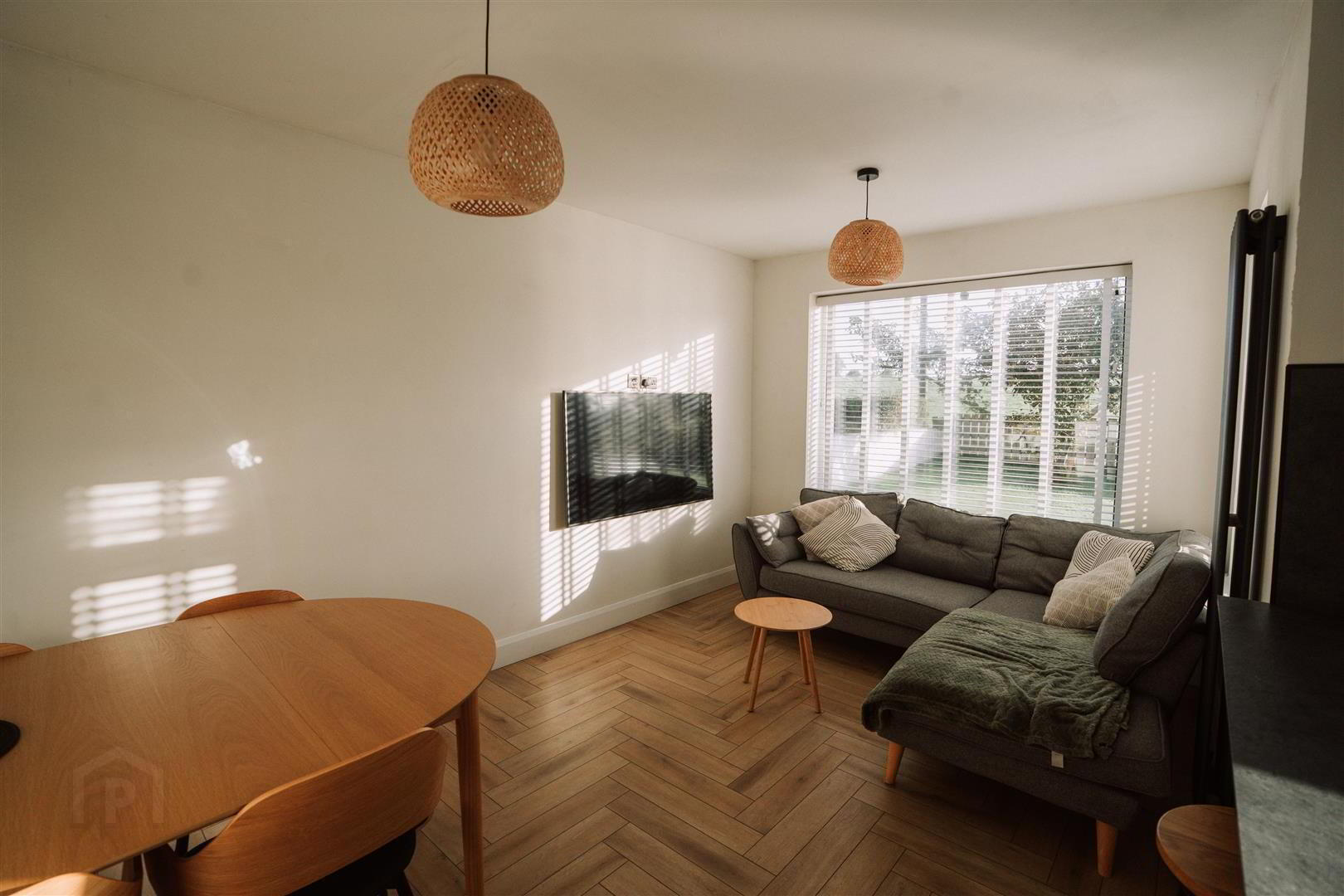 14 Carntall Road 14 of 38