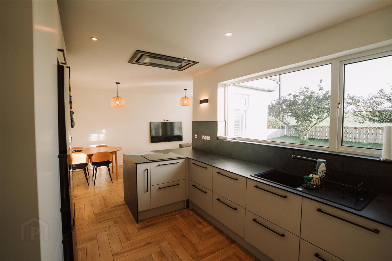 14 Carntall Road 18 of 38