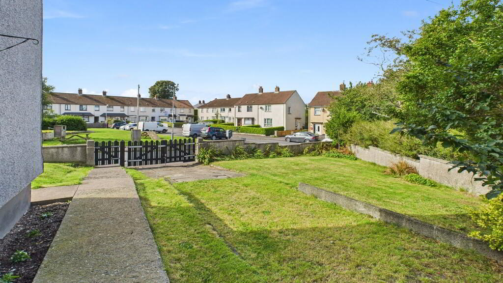 1 Abbots Walk 14 of 17