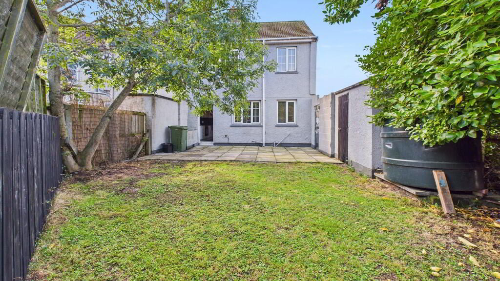 1 Abbots Walk 13 of 17