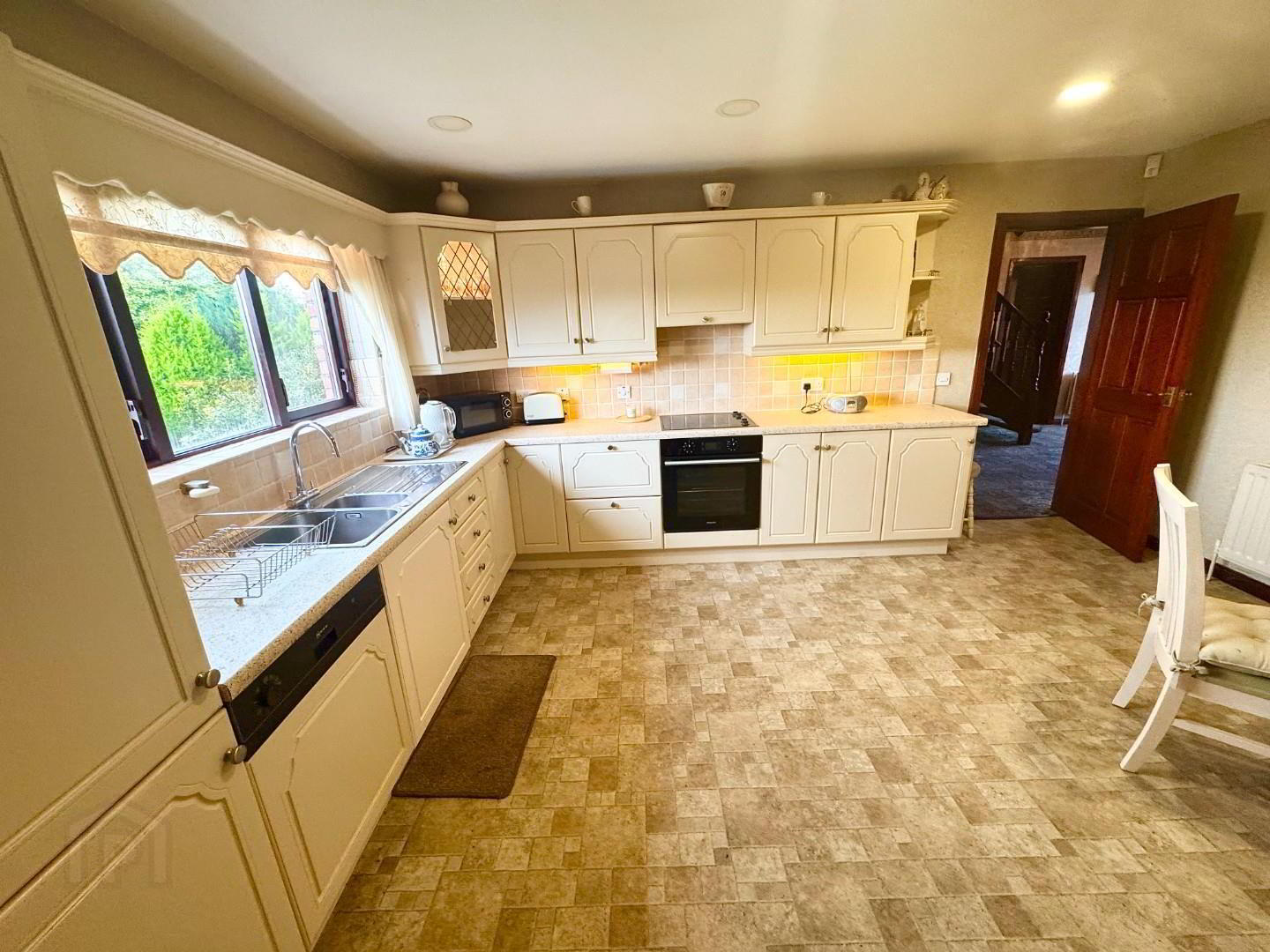20 Glenmore Park 10 of 24