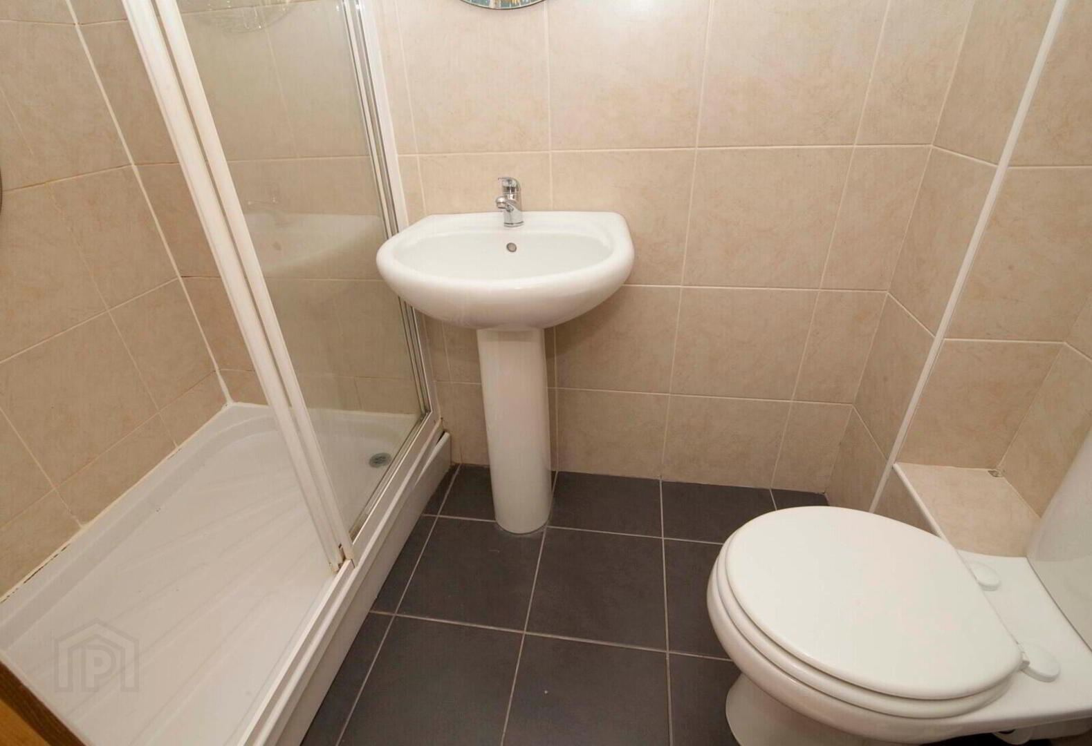 27 Eastleigh Crescent 8 of 8