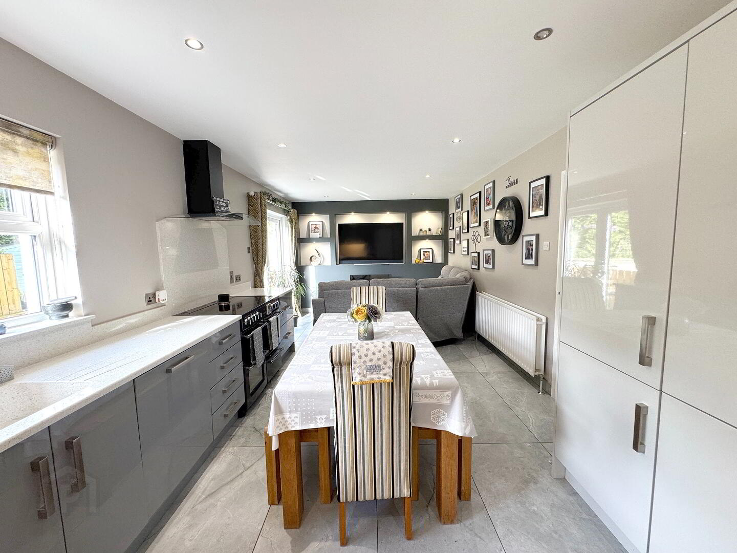 1 Oaklands 16 of 39