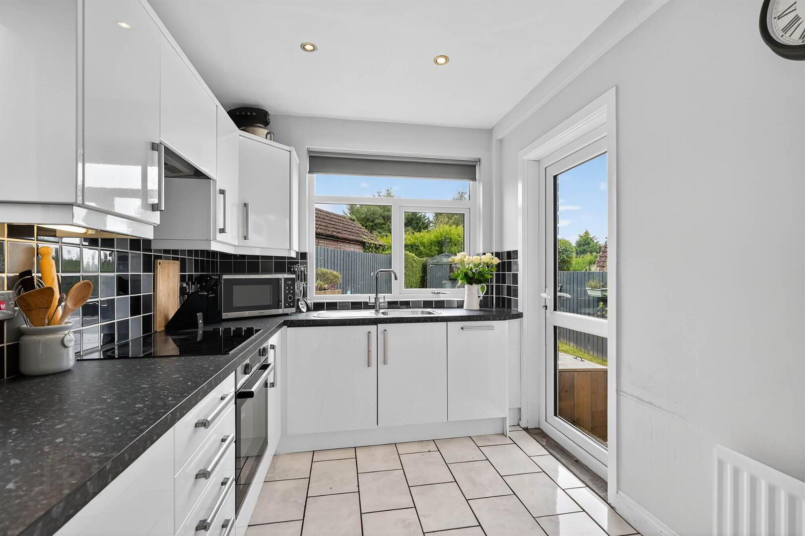 1 Glendale Avenue West 10 of 26