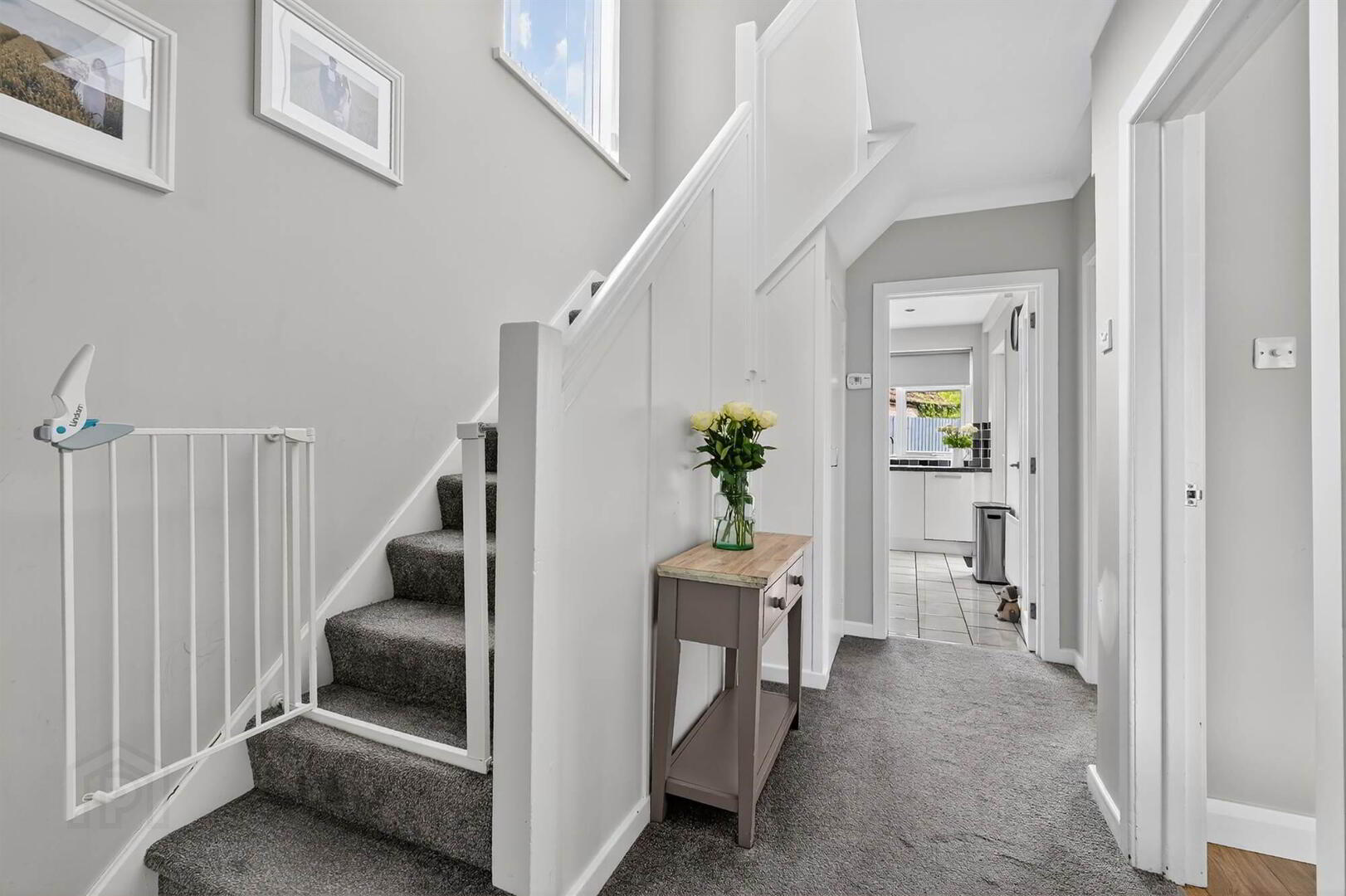 1 Glendale Avenue West 3 of 26