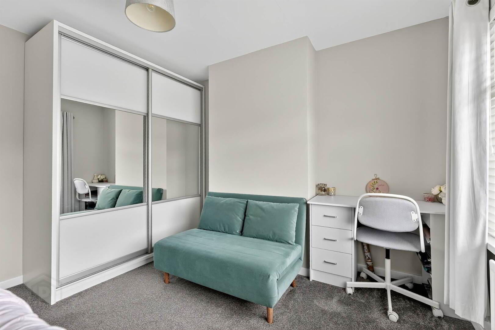 1 Glendale Avenue West 17 of 26