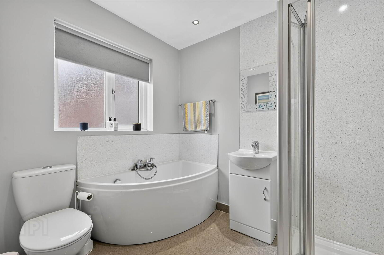 1 Glendale Avenue West 19 of 26