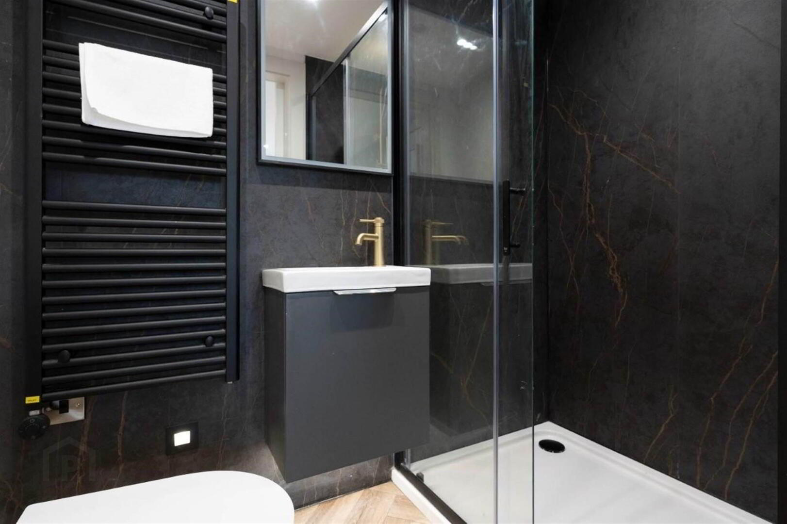 37 4,, West, 37 Princess Street 13 of 15