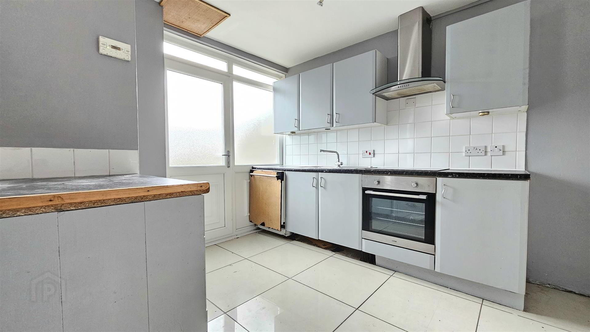 6 Davys Street 4 of 11