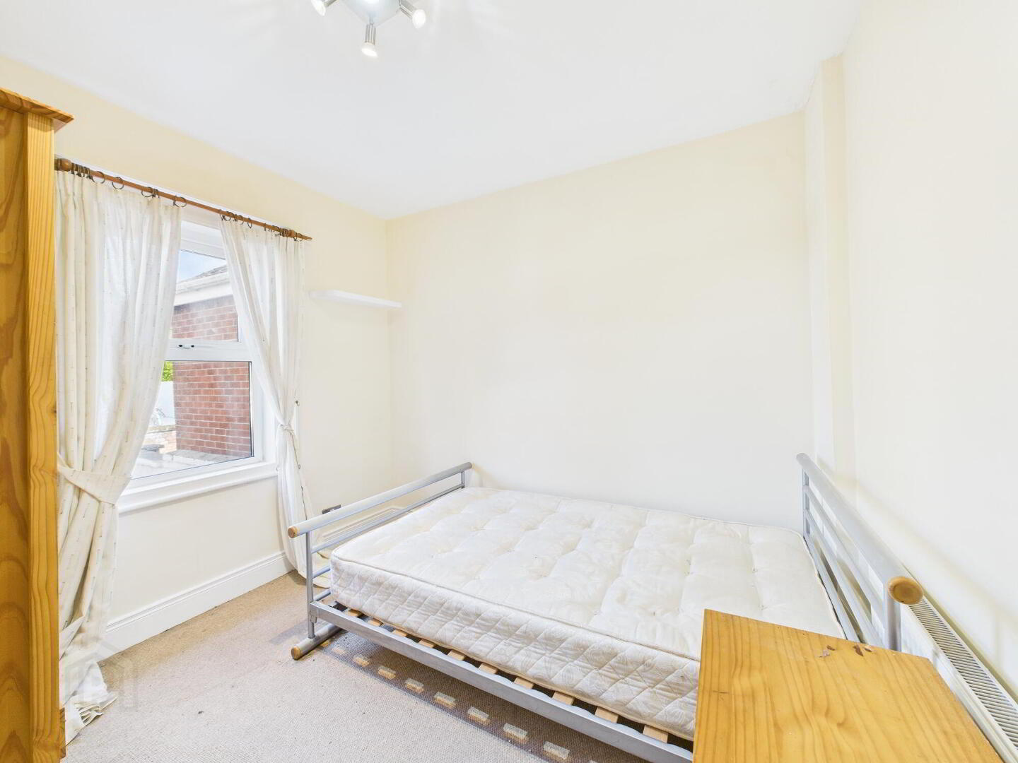 18 Willowfield Parade 8 of 11