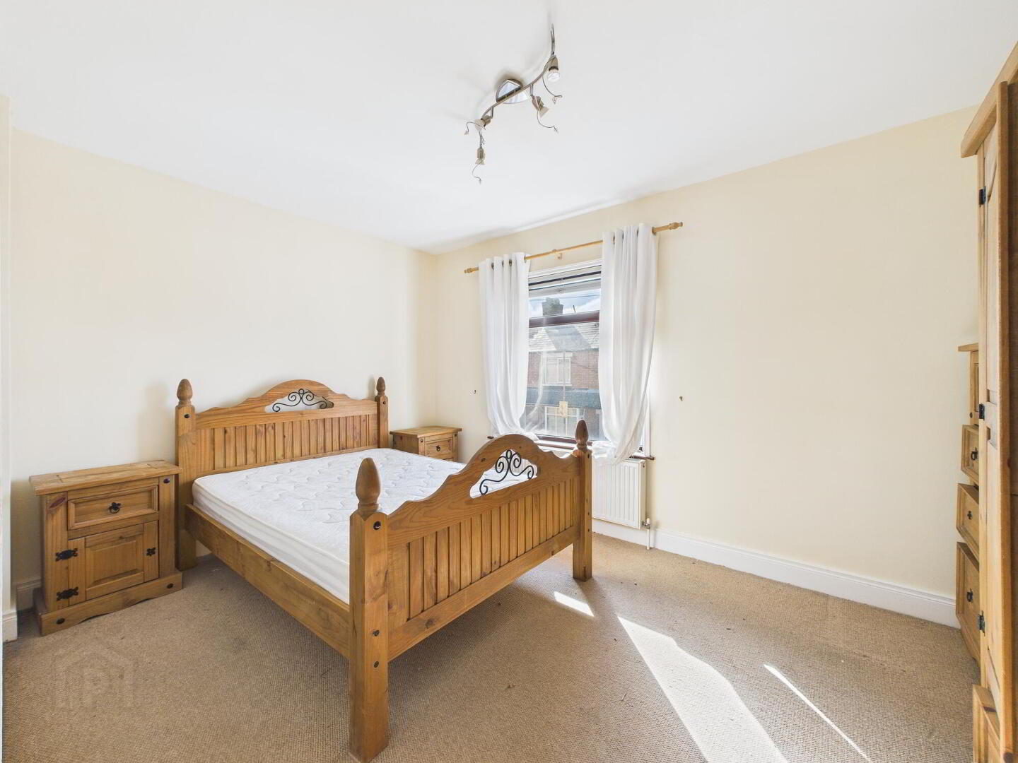 18 Willowfield Parade 7 of 11