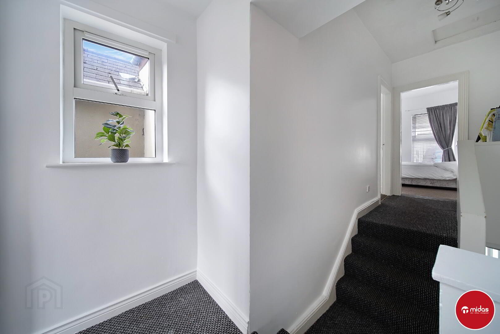 32 Ewing Street 7 of 14