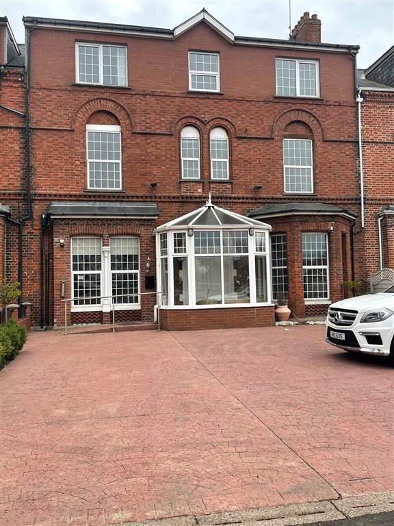 Studio 4, 254 Ravenhill Road 1 of 8