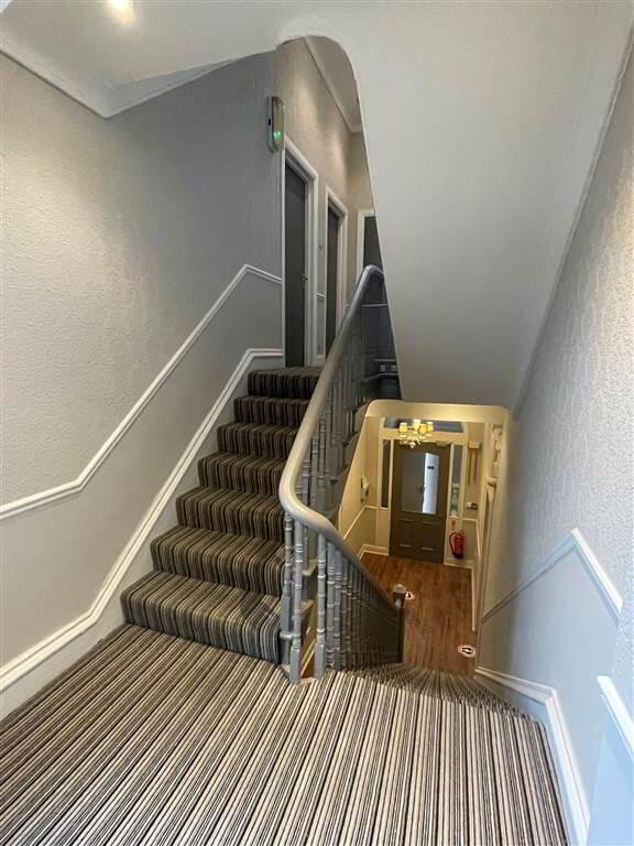 Studio 4, 254 Ravenhill Road 2 of 8