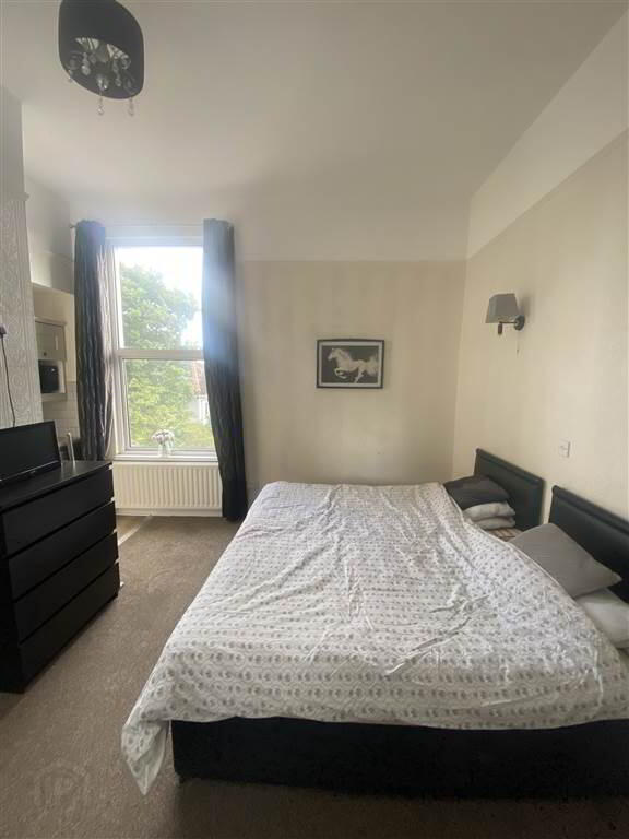 Studio 4, 254 Ravenhill Road 3 of 8