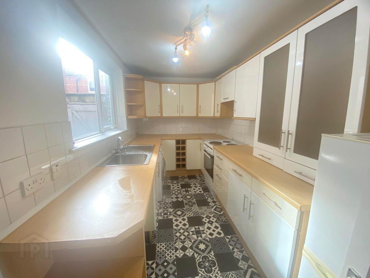 25 Rosebery Road 6 of 9