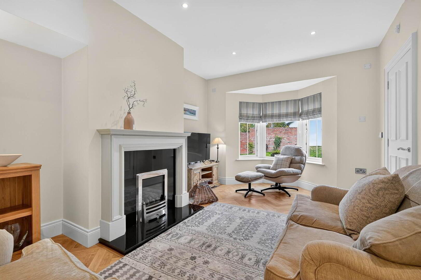 10 Bracken Hill View 4 of 16