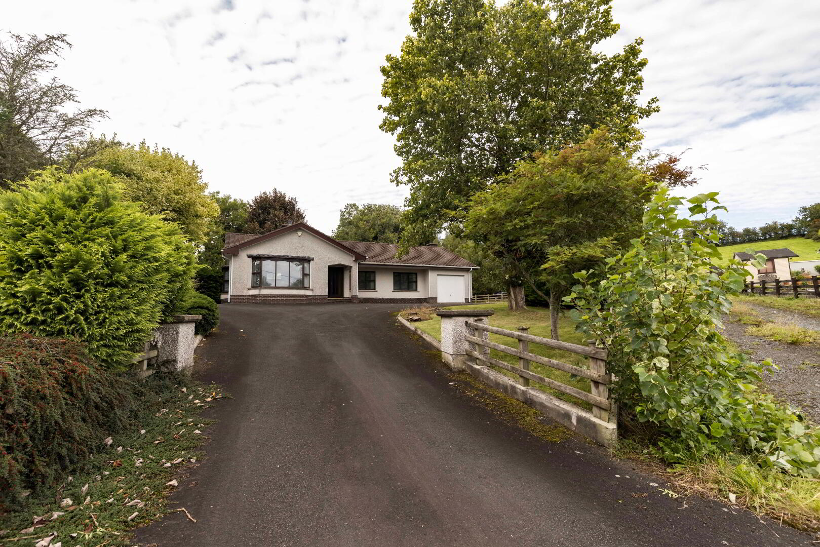 30 Katesbridge Road 1 of 39