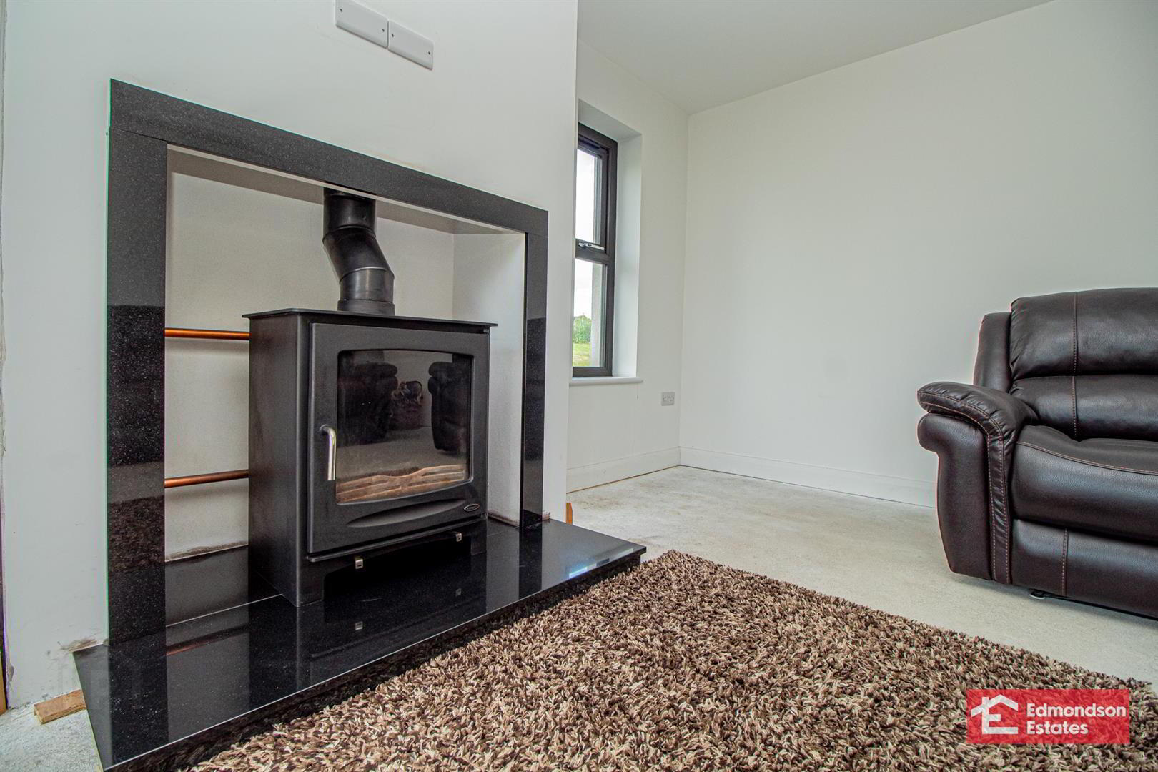 1 Parkfield Road 5 of 38